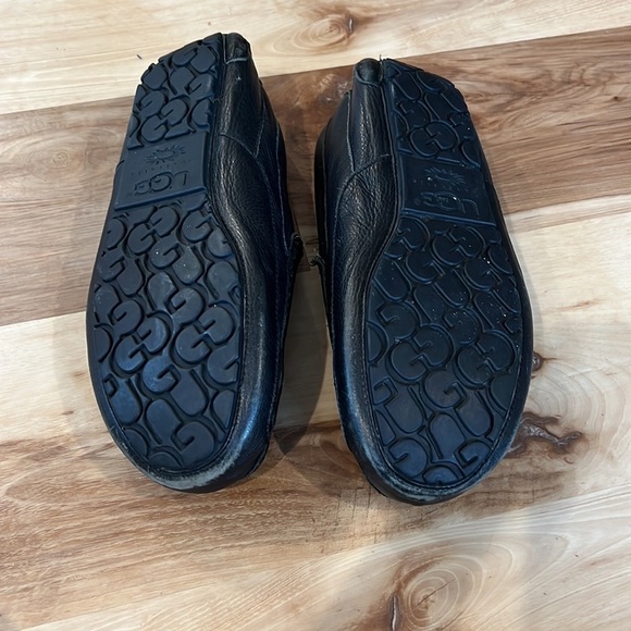 Ugg Ascot slipper great preloved condition. Us size 12 black leather - Picture 5 of 6
